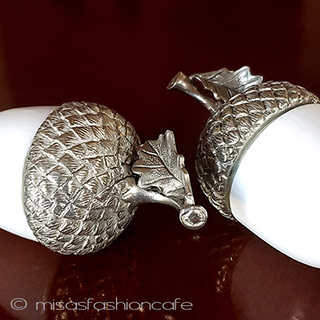 （画像用） どんぐり　磁器の団栗 塩コショウ　調味料