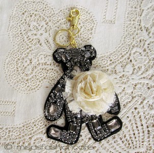 （画像用） クマさんチャーム 　クリスタル・フラワー（大）