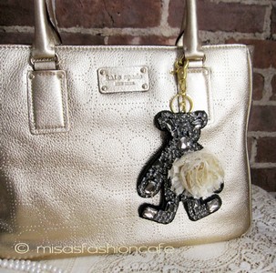 （画像用） クマさんチャーム 　クリスタル・フラワー（大）