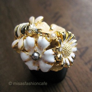 （画像用） パステル フラワーガーデン KJL ミツバチ リング