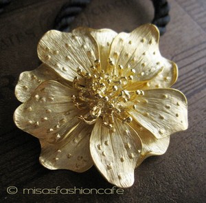 （画像用） KJL ネックレス　野バラ