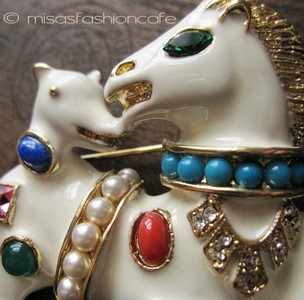 （画像用） KJL ブローチ　馬の親子