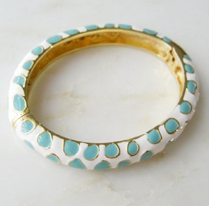 （画像用） キリン柄バングル