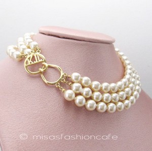 （画像用） KJL ネックレス　3連パール