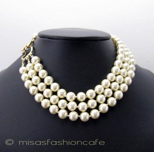 （画像用） KJL ネックレス　3連パール