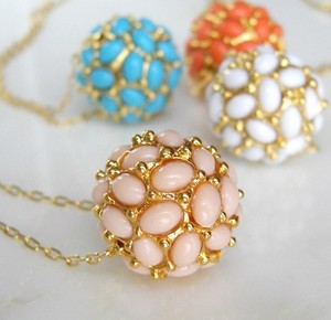 （画像用） KJL デコボールネックレス