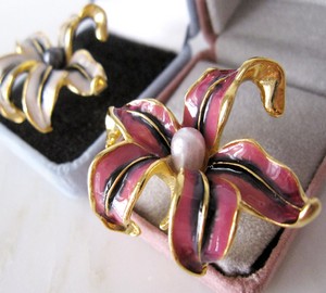 （画像用） KJL ユリの花 リング