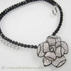 （画像用） Kenneth Jay Lave フラワー ネックレス