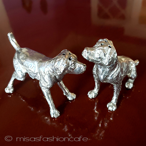 （画像用） 犬・わんちゃん２匹 塩コショウ　調味料