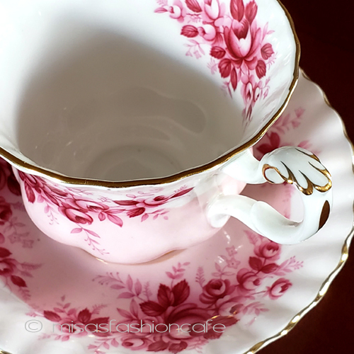 （画像用） ロイヤルアルバート　英国製 ローズ花　カップ＆ソーサー