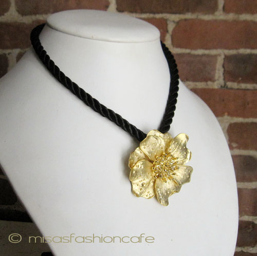 （画像用） KJL ネックレス　野バラ