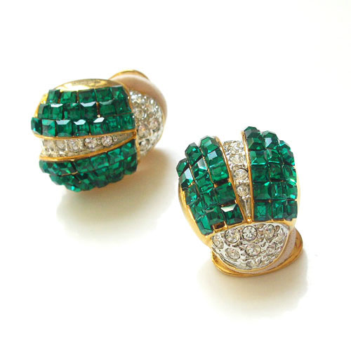 （画像用） てんとう虫イヤリング