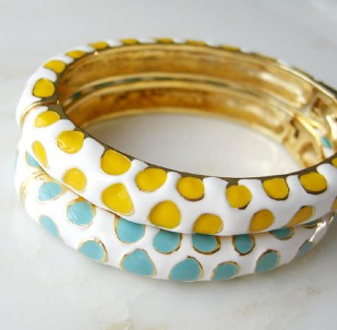 （画像用） キリン柄バングル