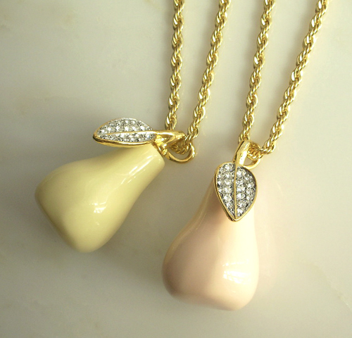 （画像用） ケネス　洋ナシネックレス