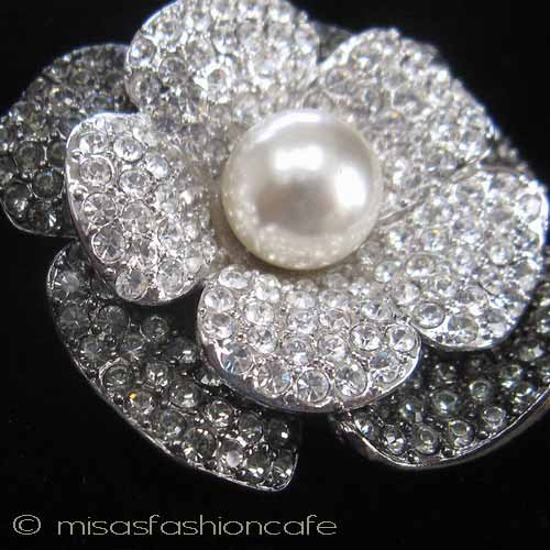 （画像用） KJLフラワー ブローチ