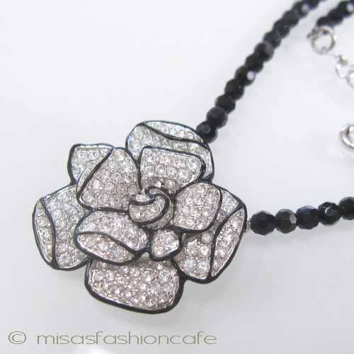 （画像用） Kenneth Jay Lave フラワー ネックレス