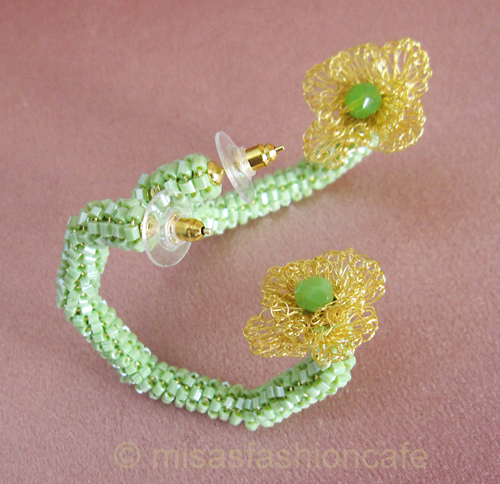 （画像用） Lavish ピアス　 18Kgp　フラワー・ フープ