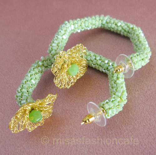 （画像用） Lavish ピアス　 18Kgp　フラワー・ フープ