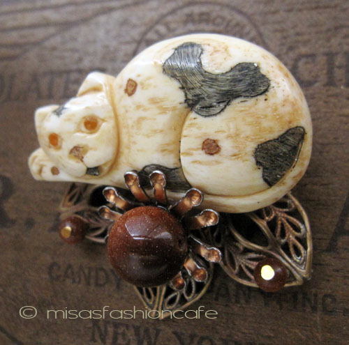 （画像用） NY ブローチ ネコ＆お花　天然石　