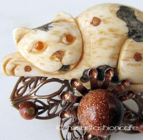 （画像用） NY ブローチ ネコ＆お花　天然石　