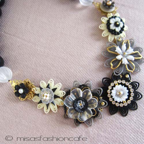 （画像用） NY お花ネックレス 　モノトーン・フラワー