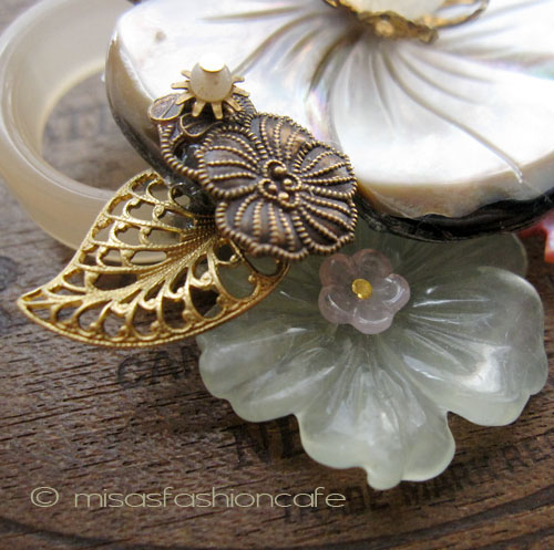 （画像用） NY ブローチ 　お花 マザーオブパール