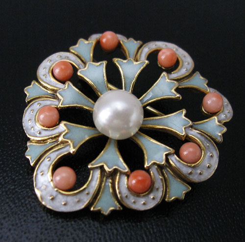 （画像用） 天然珊瑚　ブローチ