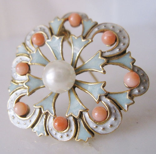 （画像用） 天然珊瑚　ブローチ