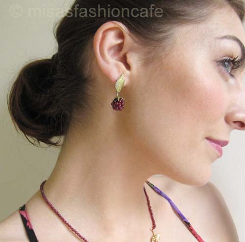 （画像用） マイケルミショー　ピアス ガーネットのラズベリー