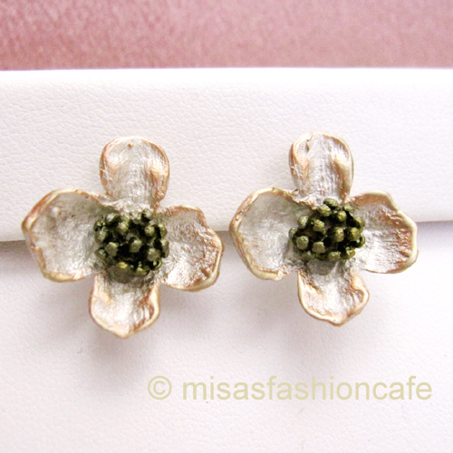 （画像用） マイケルミショー ピアス ハナミズキの花　予約