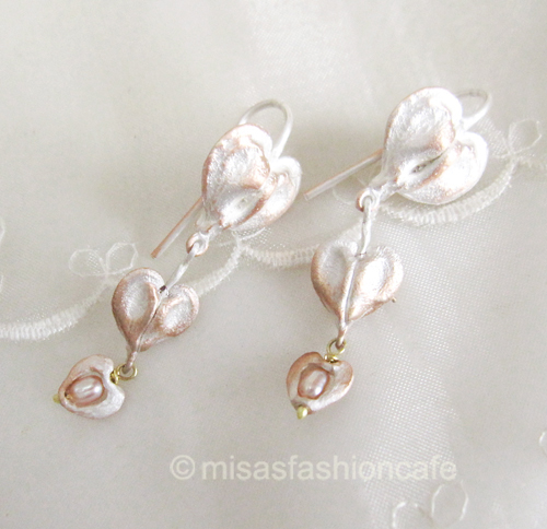 （画像用） マイケルミショー ピアス 真珠・タイツリソウ