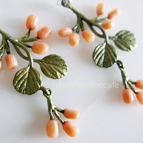 （画像用） ピアス　または　クリップ 珊瑚のいちご　再販！