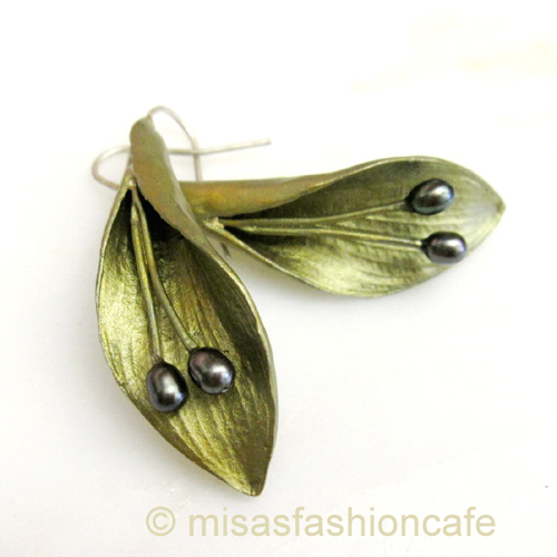 （画像用） Michaud ピアス Hostaフラワー