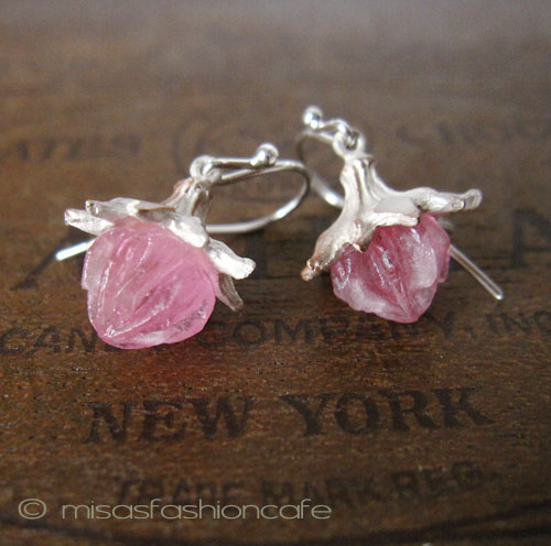 （画像用） マイケルミショー ピアス 　シャクナゲのつぼみ