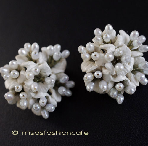 （画像用） マイケルミショーイヤリング 　真珠 小花ブーケ