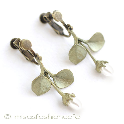 （画像用） マイケルミショー真珠の花 ピアス　または　クリップ