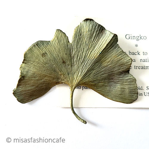 （画像用） マイケルミショー　 イチョウの葉ブローチ