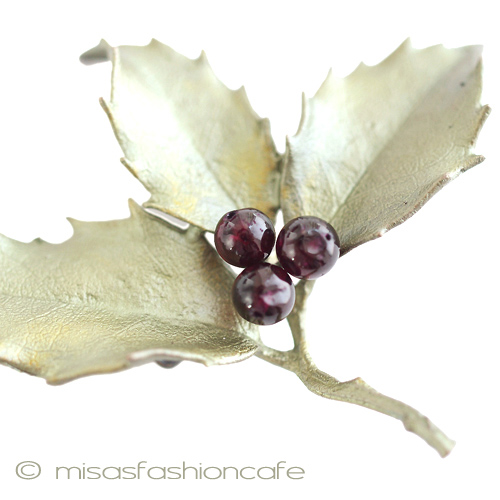 （画像用） マイケルミショー ブローチ 天然石ガーネットのヒイラギ