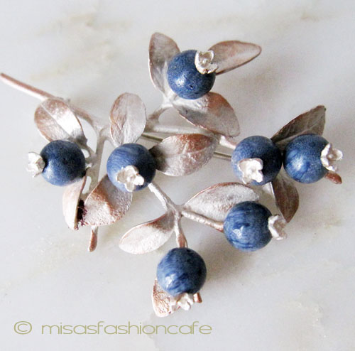 （画像用） マイケルミショー ブローチ 　ブルーベリー　銀製