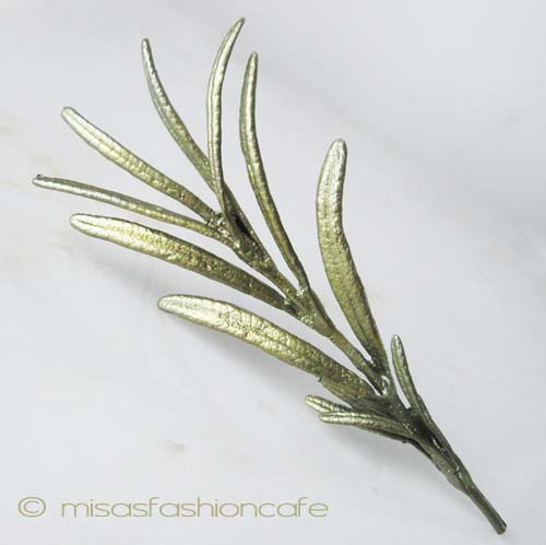 （画像用） マイケルミショー ブローチ ハーブ　ローズマリー