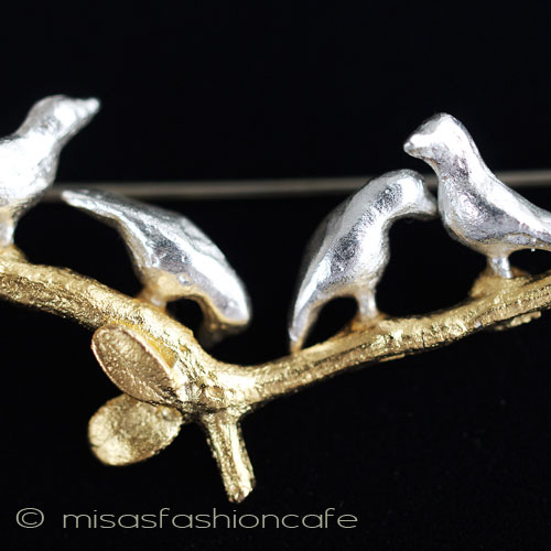（画像用） マイケルミショーブローチ 銀の鳥と金の小枝