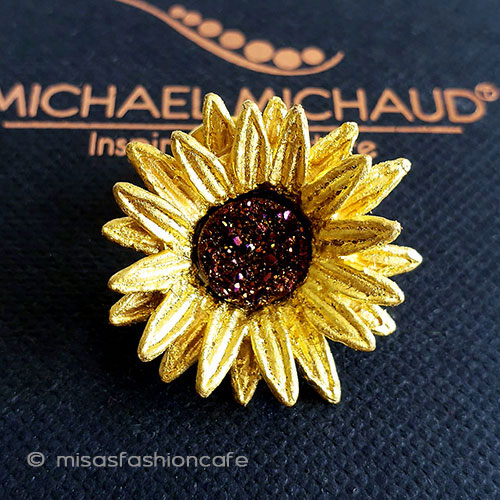 （画像用） マイケルミショーブローチ 天然石　ひまわりの花