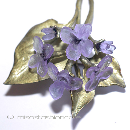 （画像用） マイケルミショーブローチ ライラックの花束