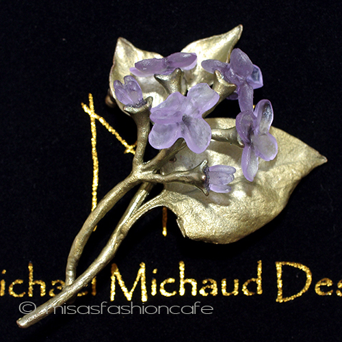 （画像用） マイケルミショーブローチ ライラックの花束