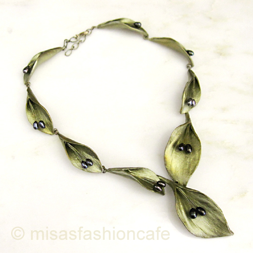 （画像用） Michaud ネックレス Hostaフラワー