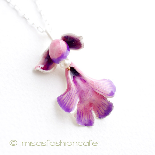 （画像用） マイケルミショー 真珠ランの花ネックレス