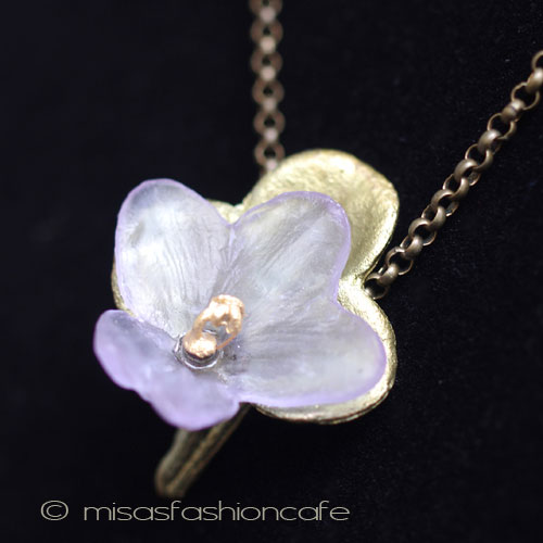 （画像用） マイケルミショー・ネックレス ガラス製　すみれの花