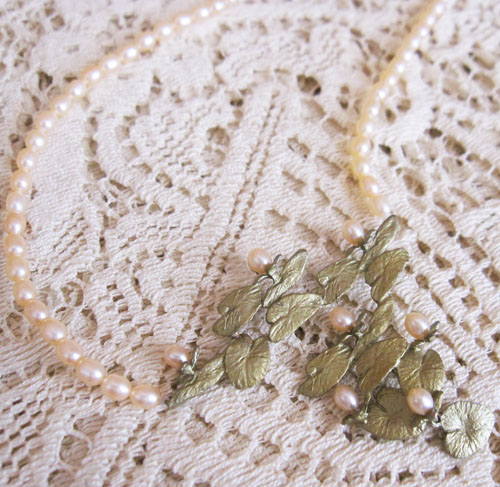 （画像用） マイケルミショー ネックレス 真珠・睡蓮の花