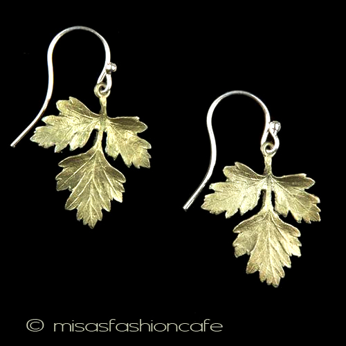 （画像用） ピアス　または　クリップ 　ハーブ：　パセリ