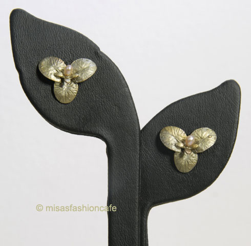 （画像用） Michaud ピアス 真珠の睡蓮　再販！